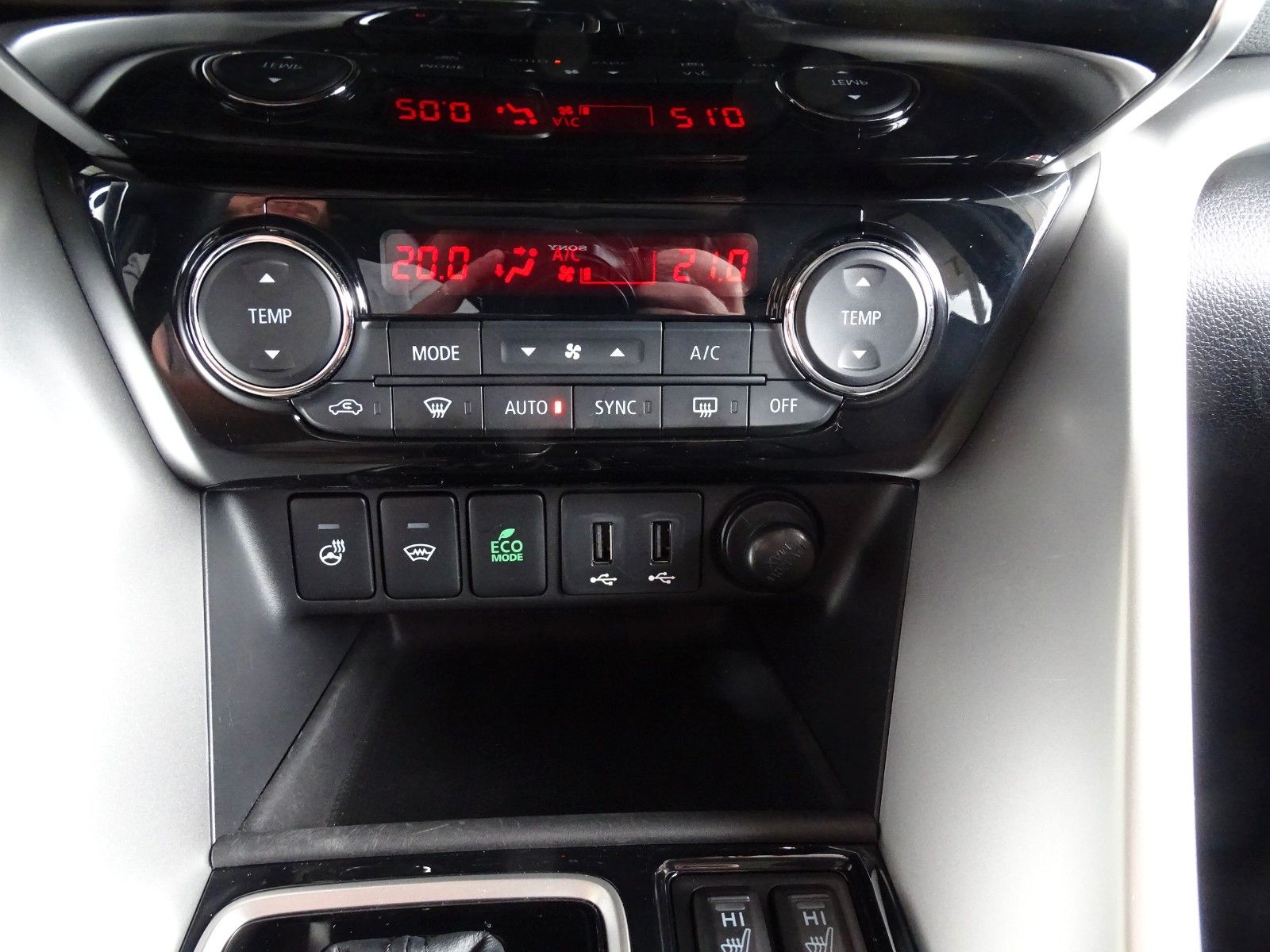 Fahrzeugabbildung Mitsubishi Eclipse Cross Top 2WD CVT