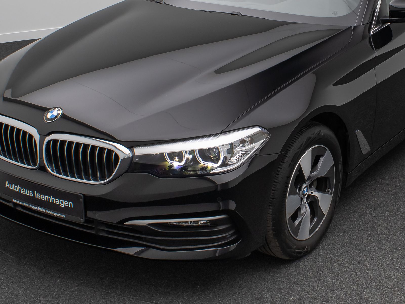 Fahrzeugabbildung BMW 520i Alarm Kamera CockpitPlus ParkAs Geschwindig