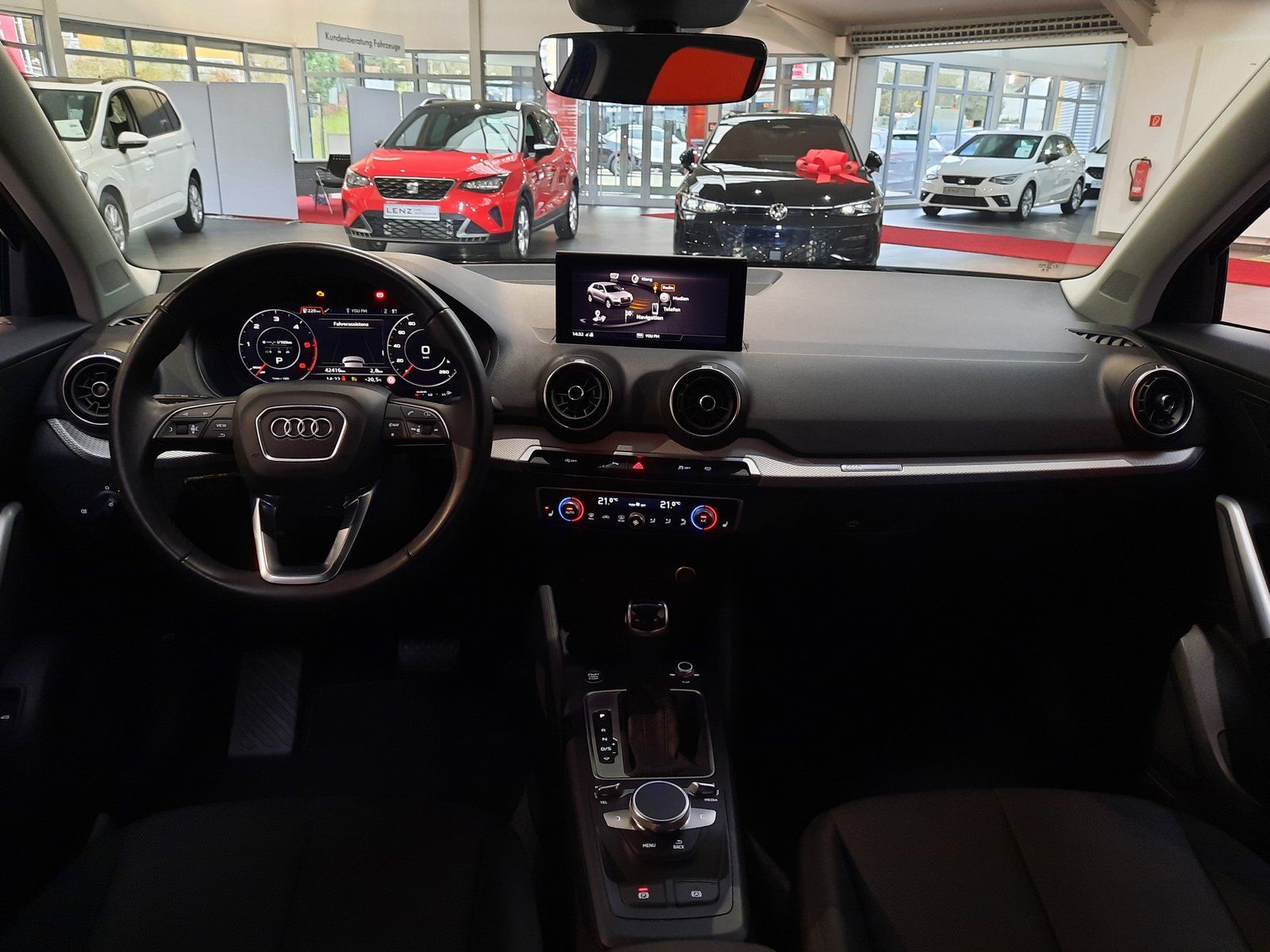 Fahrzeugabbildung Audi Q2 30 TDI S-line S-tronic *Navi*Cam*LED*PDC*ACC*