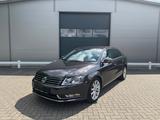 Volkswagen Passat Lim. Highline BlueMotion - Volkswagen Passat aus 2011: Limousine