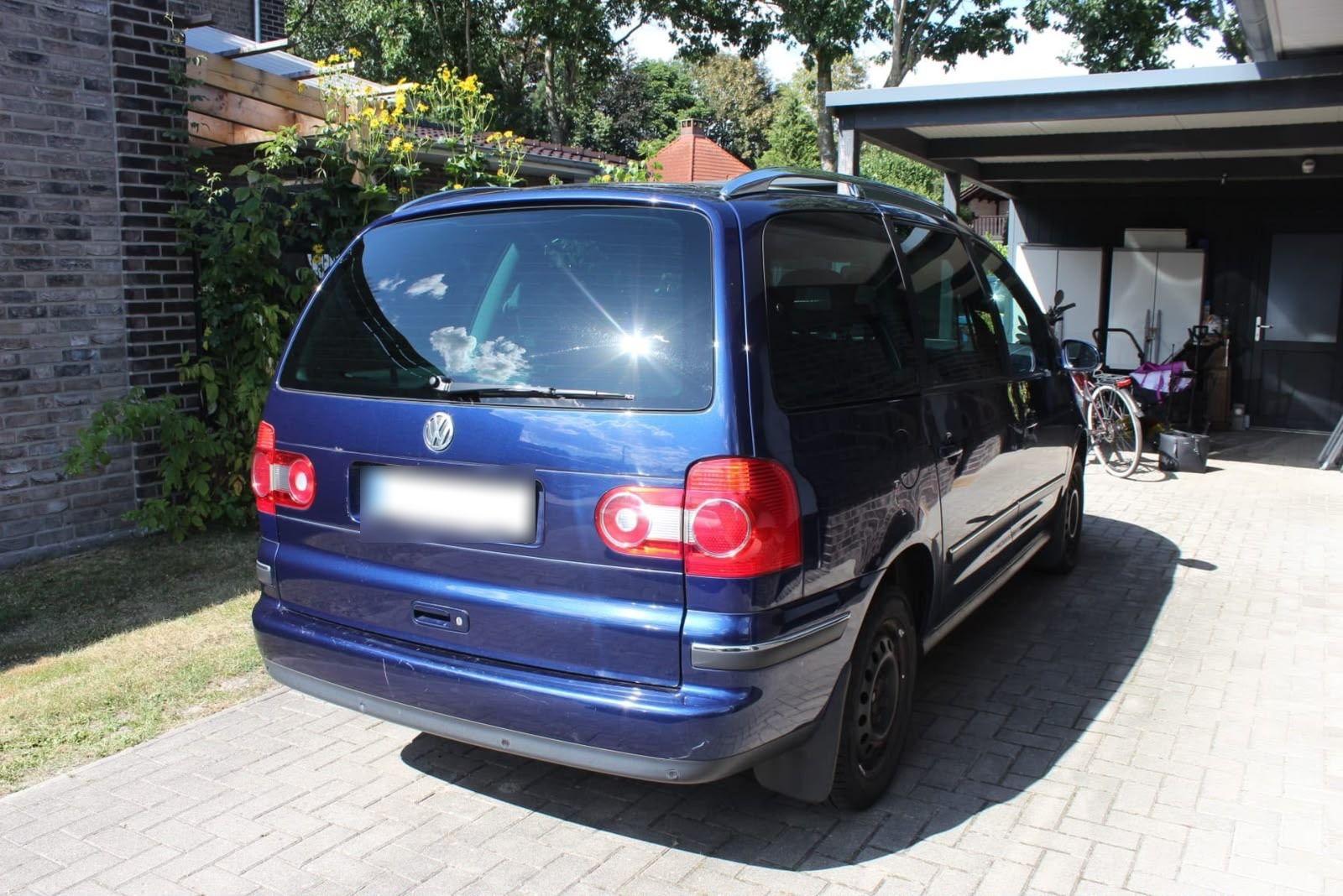 Volkswagen Sharan 2007 — rear view