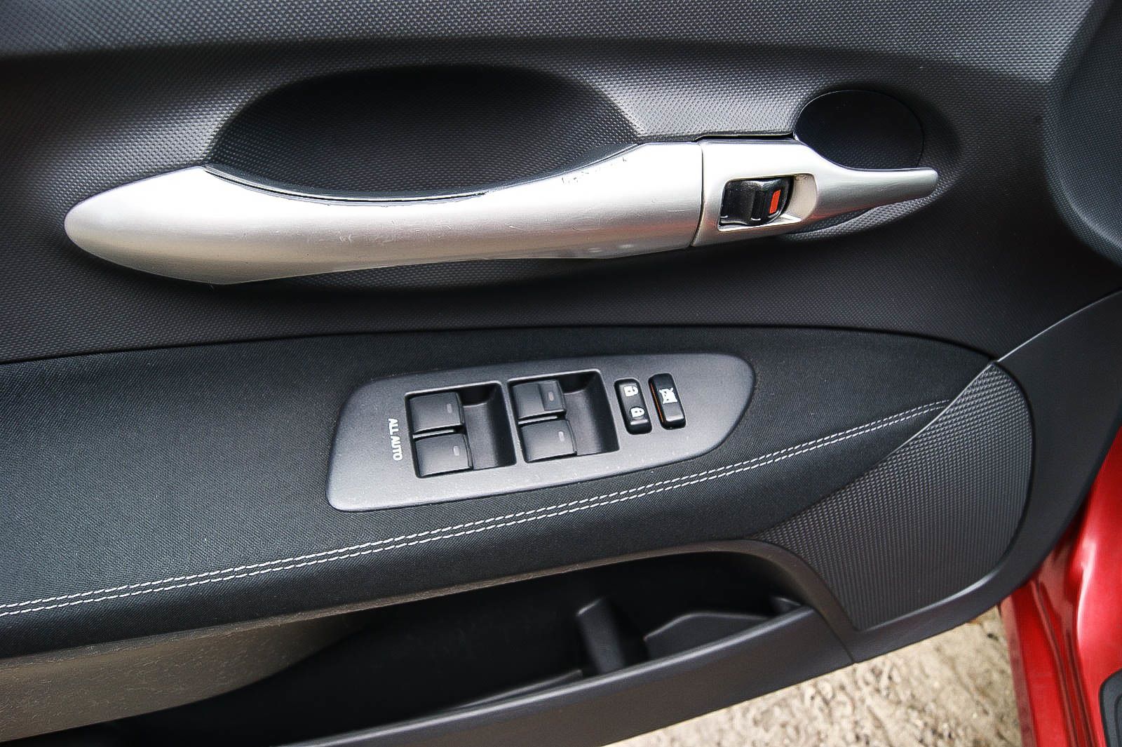 Fahrzeugabbildung Toyota Auris 1.6 Valvematic Travel NAVIGATION PDC 1HAND