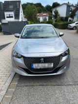 Peugeot e - 208 Allure Pack - Peugeot e-208 von privat