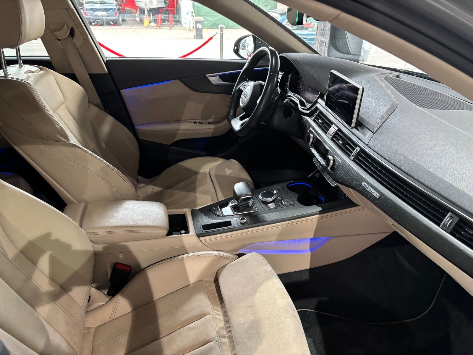 Fahrzeugabbildung Audi A4 Allroad quattro  VIRTUAL/AMBIENTE/KAMERA/SHZ/