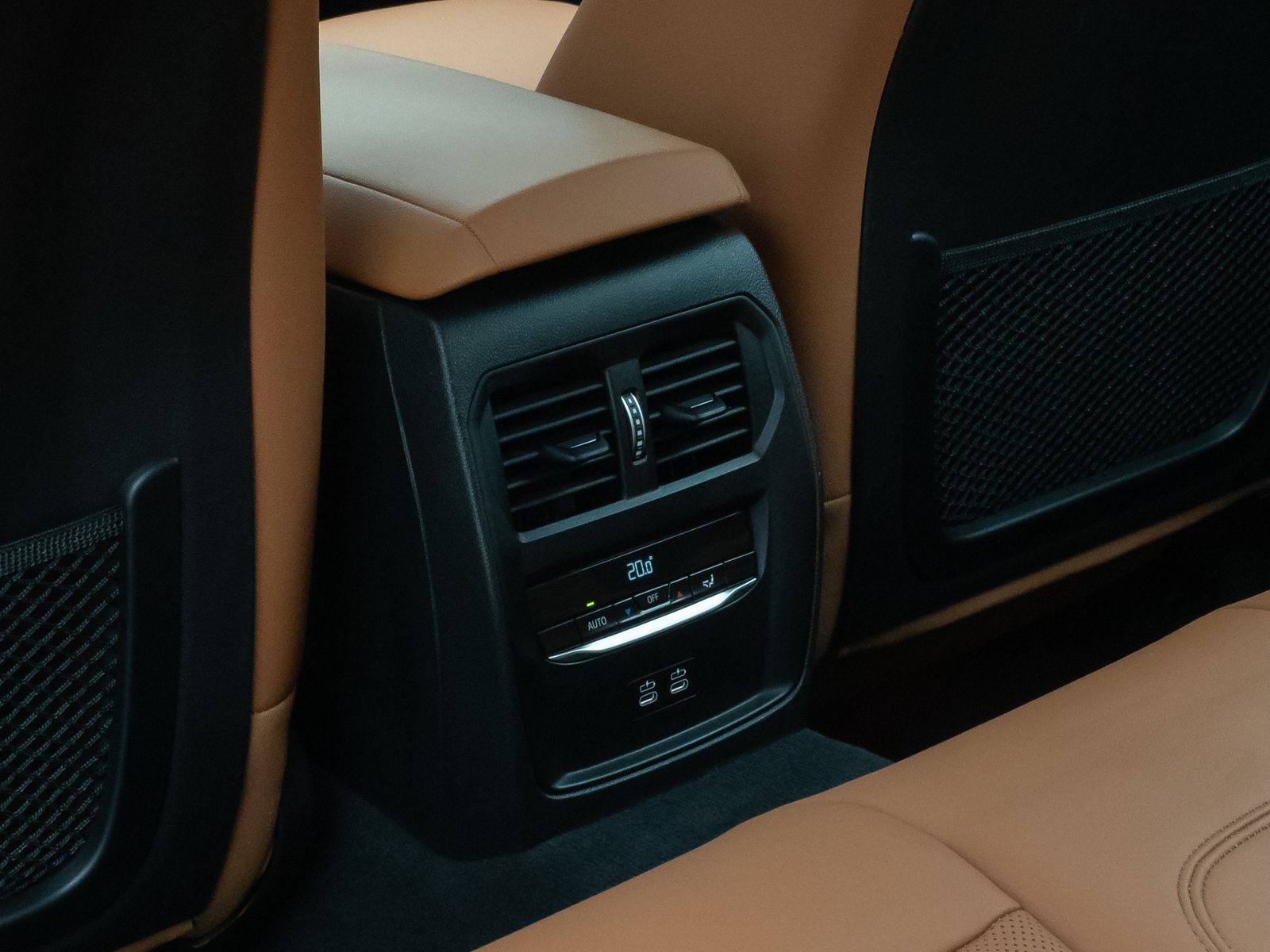 Fahrzeugabbildung BMW 320d Individual DAB HiFi Leder AHK Alarm Sport