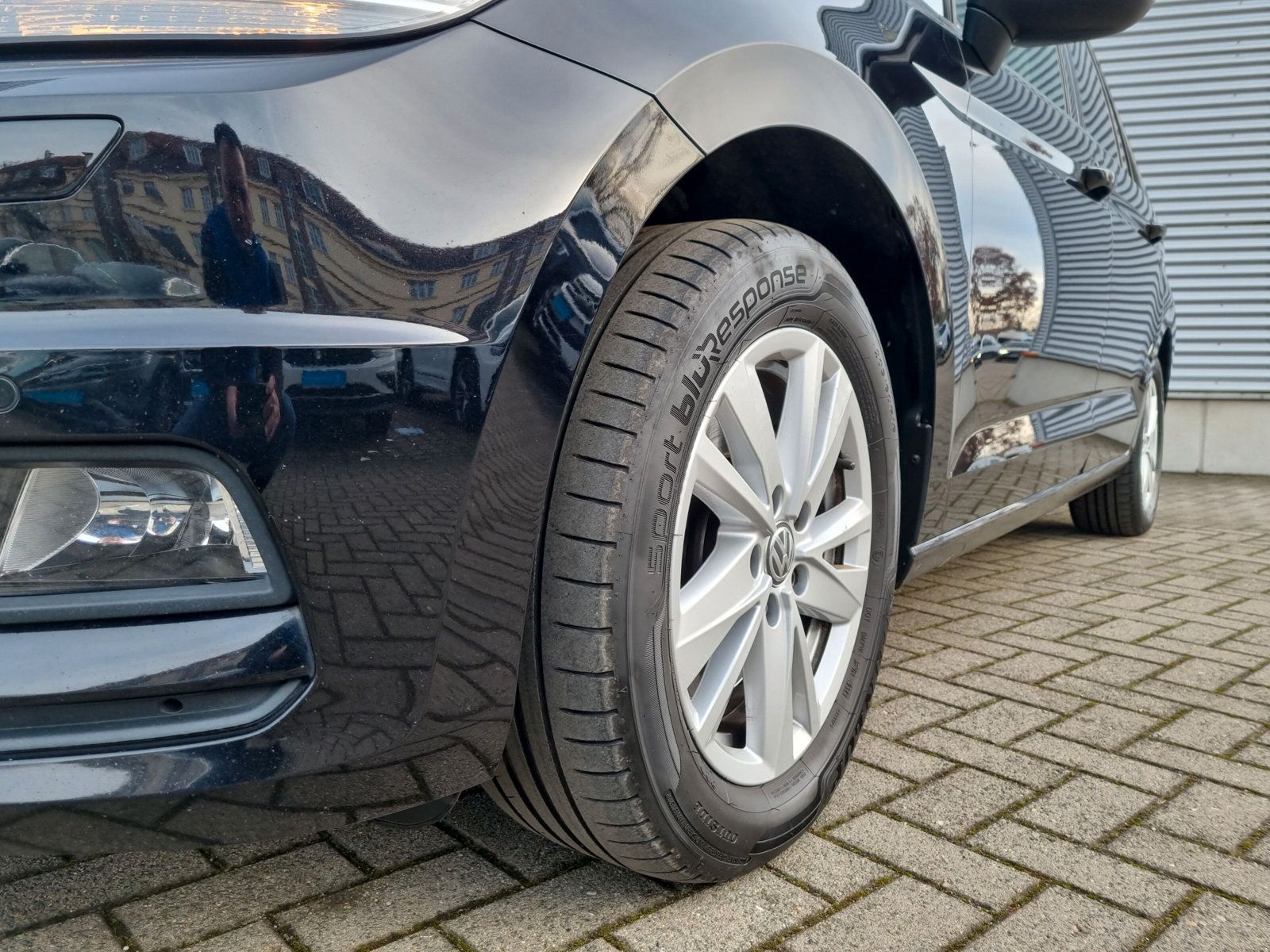 Fahrzeugabbildung Volkswagen Touran 2.0 TDI DSG Comfortline NAVI KAMERA eKLAP