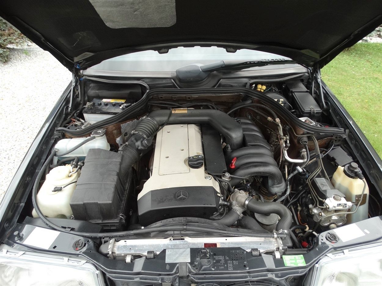 Fahrzeugabbildung Mercedes-Benz E 320 Kombi/Ausnahmezustand/7 Sitze/Klima