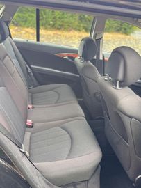 Mercedes E 220 - 11