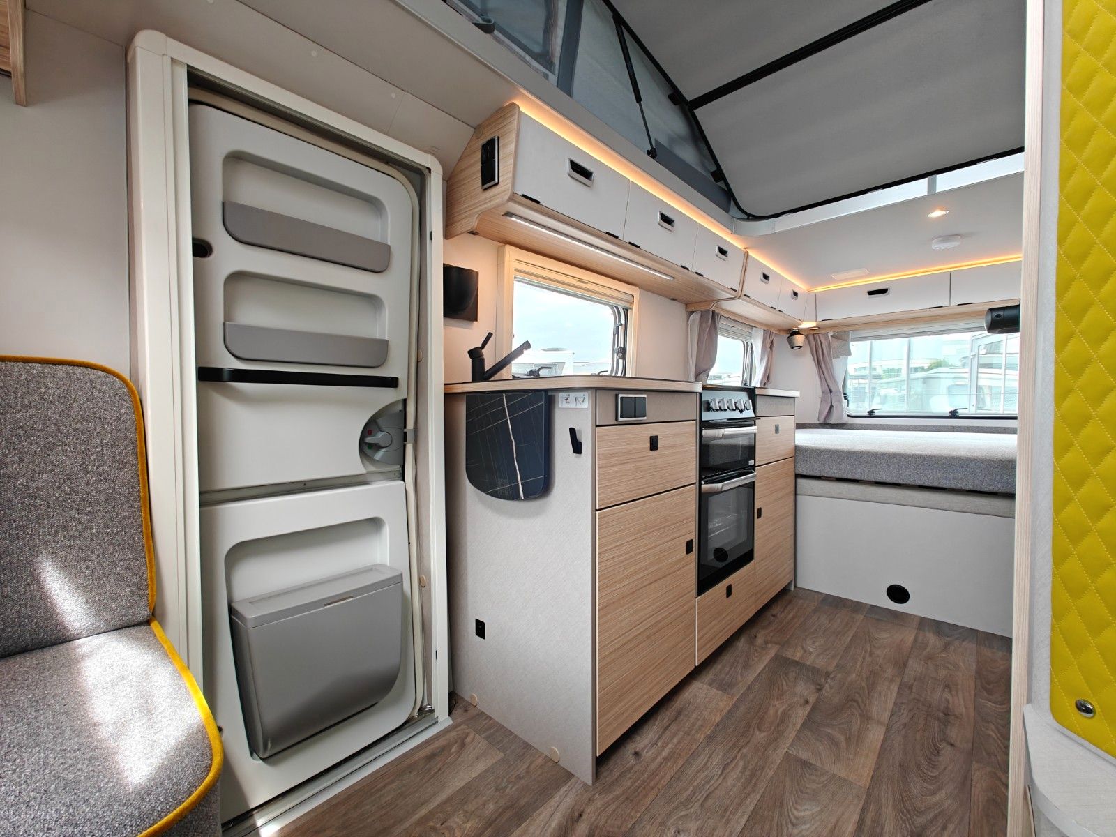 Fahrzeugabbildung HYMER / ERIBA / HYMERCAR Touring 630 Nugget Gold SD - JETZT 5.404€ SPAREN