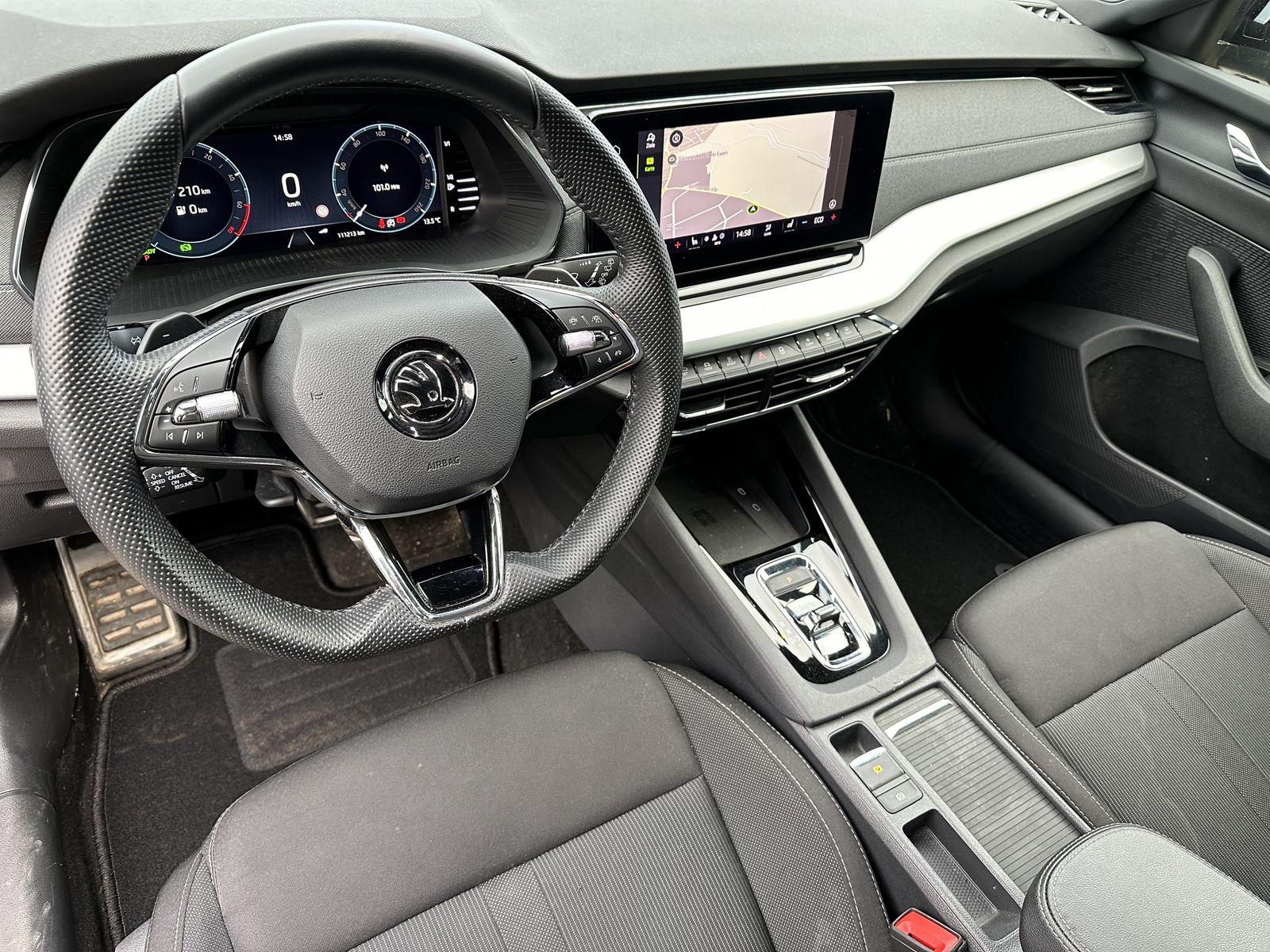 Fahrzeugabbildung SKODA Octavia Combi 1.4 TSI iV Style NAV+LED+ACC+HUD