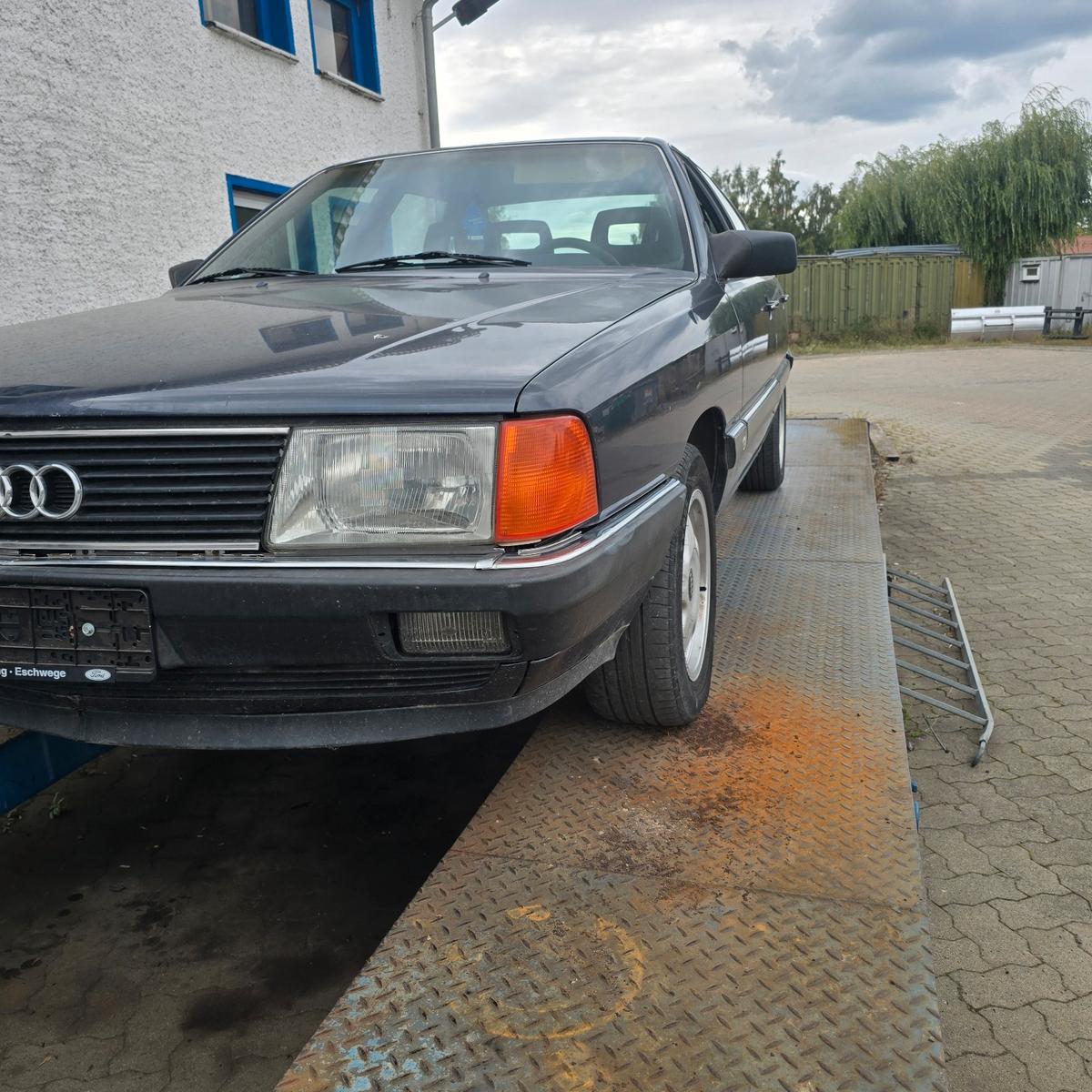 Audi 100