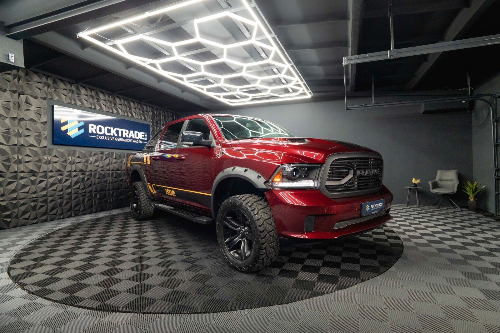 Fahrzeugabbildung Dodge RAM 5.7 V8 HEMI 4x4 OFFROAD Night-Paket *LED*AHK