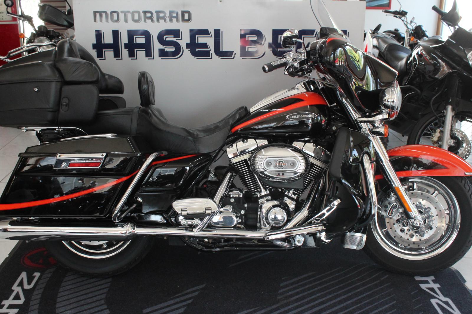 Harley-Davidson FLHTCUSE 2 Screaming Eagle