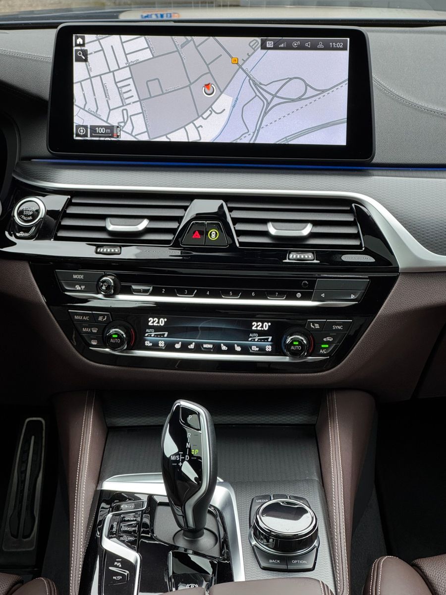 Fahrzeugabbildung BMW M550i xDr M Sport Pro Laser HuD 360° StdHzg GSD