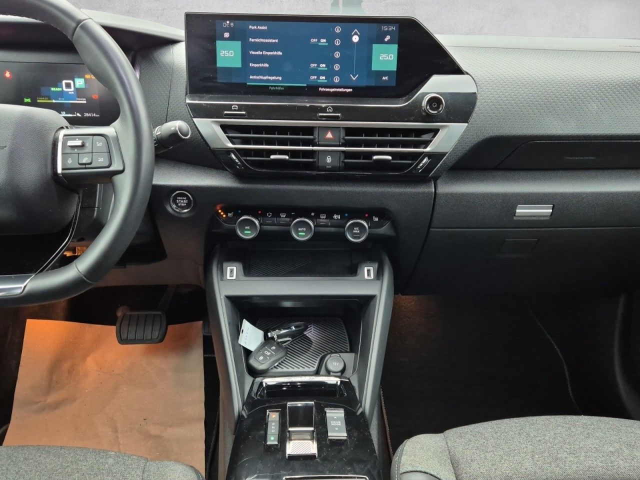 Fahrzeugabbildung Citroën C4 Lim. ë- Shine - viele Extras