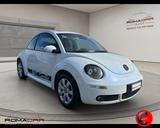 Volkswagen VOLKSWAGEN New Beetle 1.6 - weiße Volkswagen New Beetle