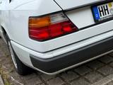 Mercedes-Benz E 260 - Mercedes-Benz E 260 mit Benzin-Antrieb: Limousine