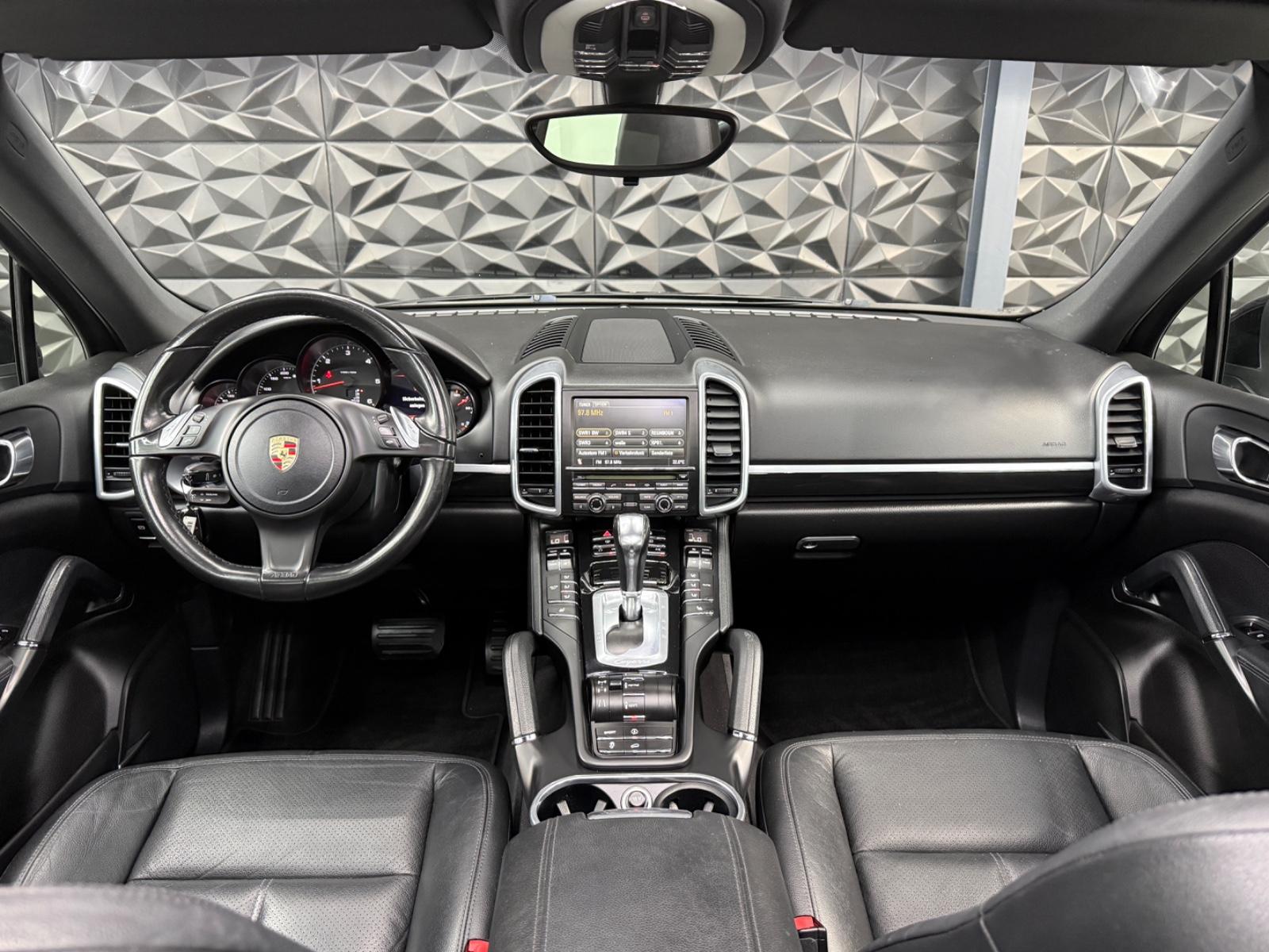 PORSCHE CAYENNE DIESEL 3.0 V6 245ch 4X4 - PNEUMATIQUE - TOIT PANORAMIQUE - CUIR - CAMÉRA DE RECUL - XÉNON