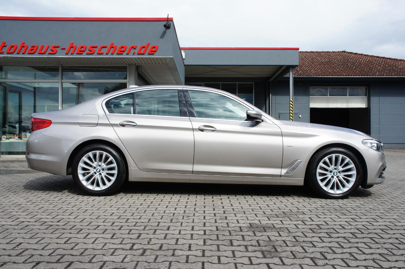 BMW 520d Limousine Luxury-Line *LED*NAVI*KAMERA*AHK*