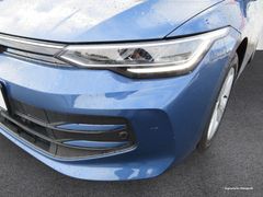 VW Golf VIII Var. 2.0 TDI Life DSG FACELIFT LED Ahk VW Golf VIII Var. 2.0 TDI Life DSG FACELIFT LED Ahk