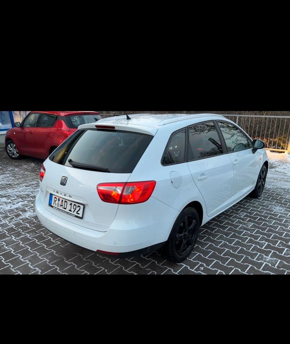 Seat Ibiza 2012 — interior