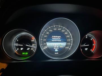 صورة 9 لـ 2013 Mercedes-BENZ C 220