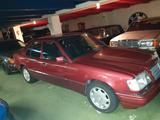 Mercedes-Benz E 320  Klima, Autom, Velour, Sh, - gebrauchte Mercedes-Benz E 320 aus dem Jahr 1994