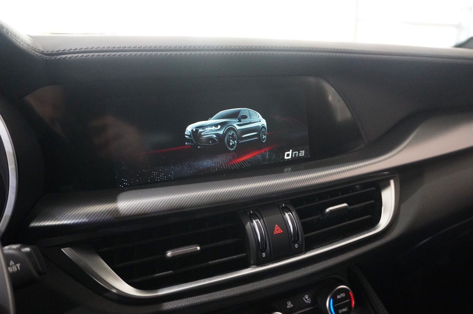 Fahrzeugabbildung Alfa Romeo Stelvio 2.2D VELOCE Q4 NAVI/LED/KAMERA/MATRIX/SH