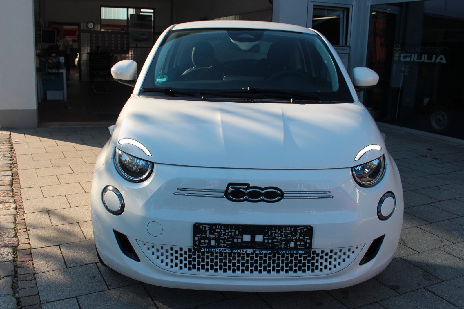 Fiat 500eCARPLAY/SOH 97,3% / 17" ALU imagem 3
