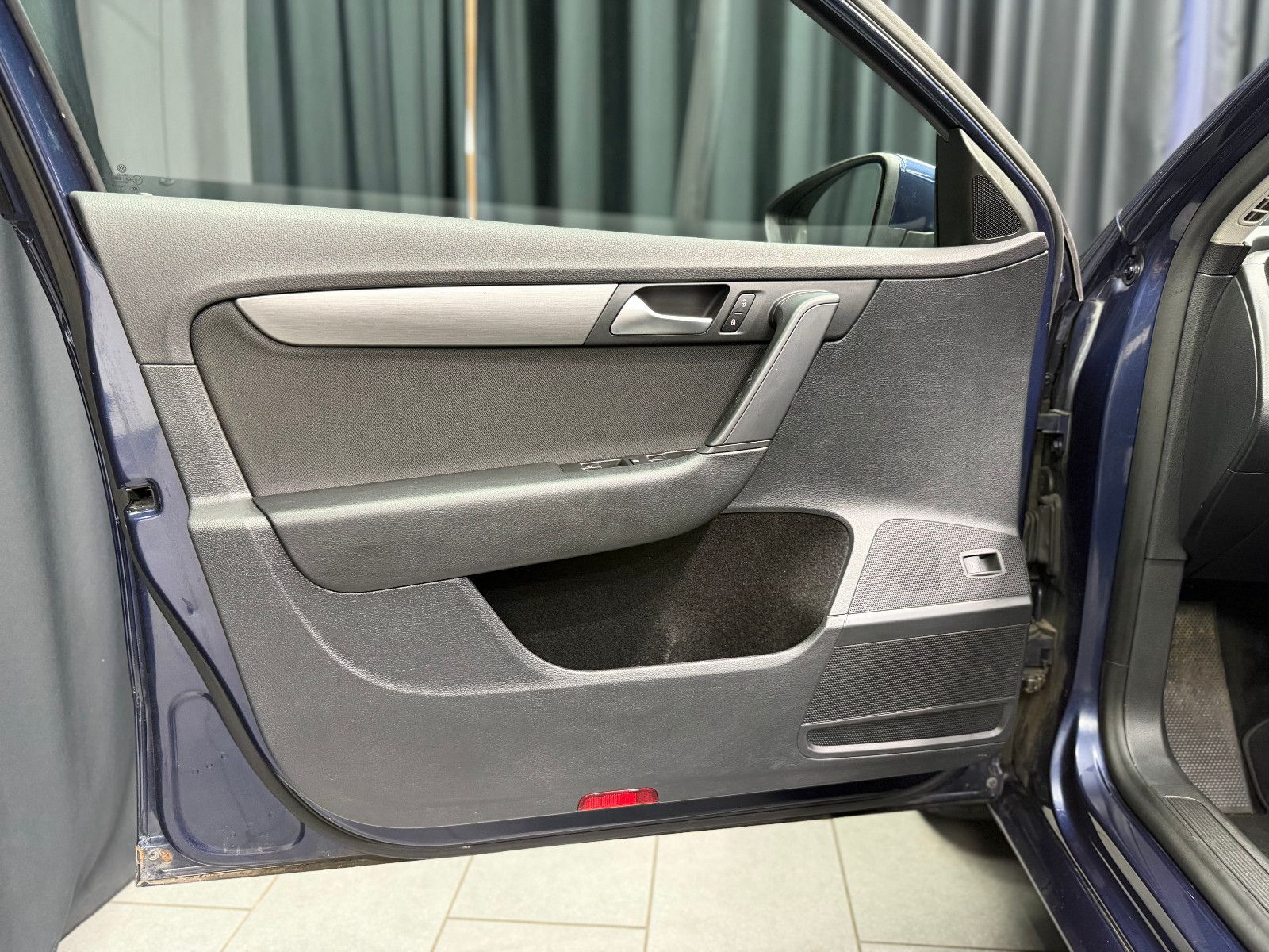Fahrzeugabbildung Volkswagen Passat Lim. 2.0 TDI Comfortline|PDC|NAVI|AHK