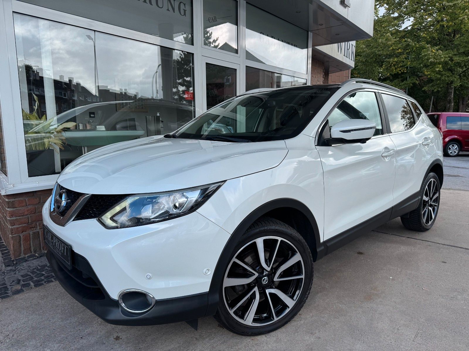 Fahrzeugabbildung Nissan Qashqai N-Connecta Panorama/Leder/360 Kamera