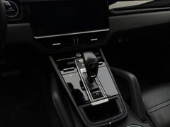 PORSCHE Cayenne 3.0L V6 E-Hybrid Super Ausstattung