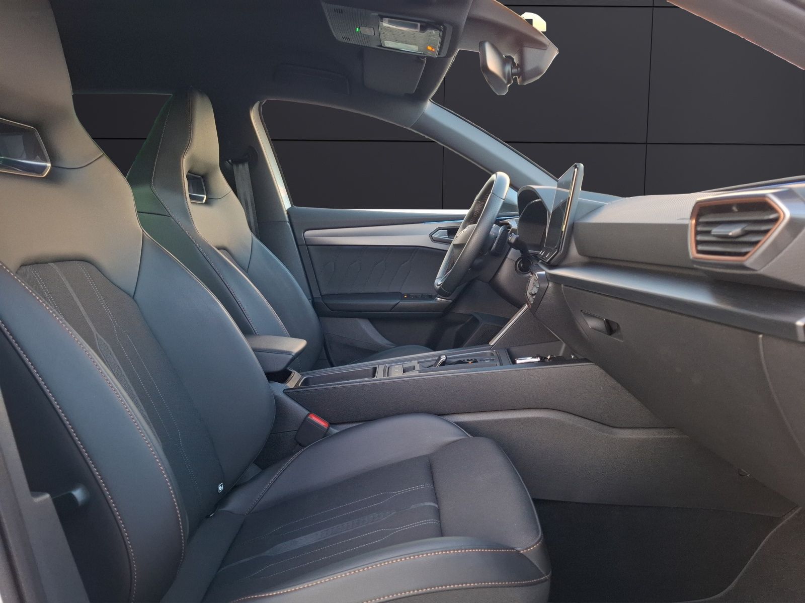 Fahrzeugabbildung CUPRA Leon ST VZ DSG 4Drive LED AHK Navi Beats LHZ ACC