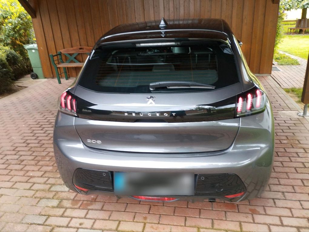 Image of Peugeot e-208