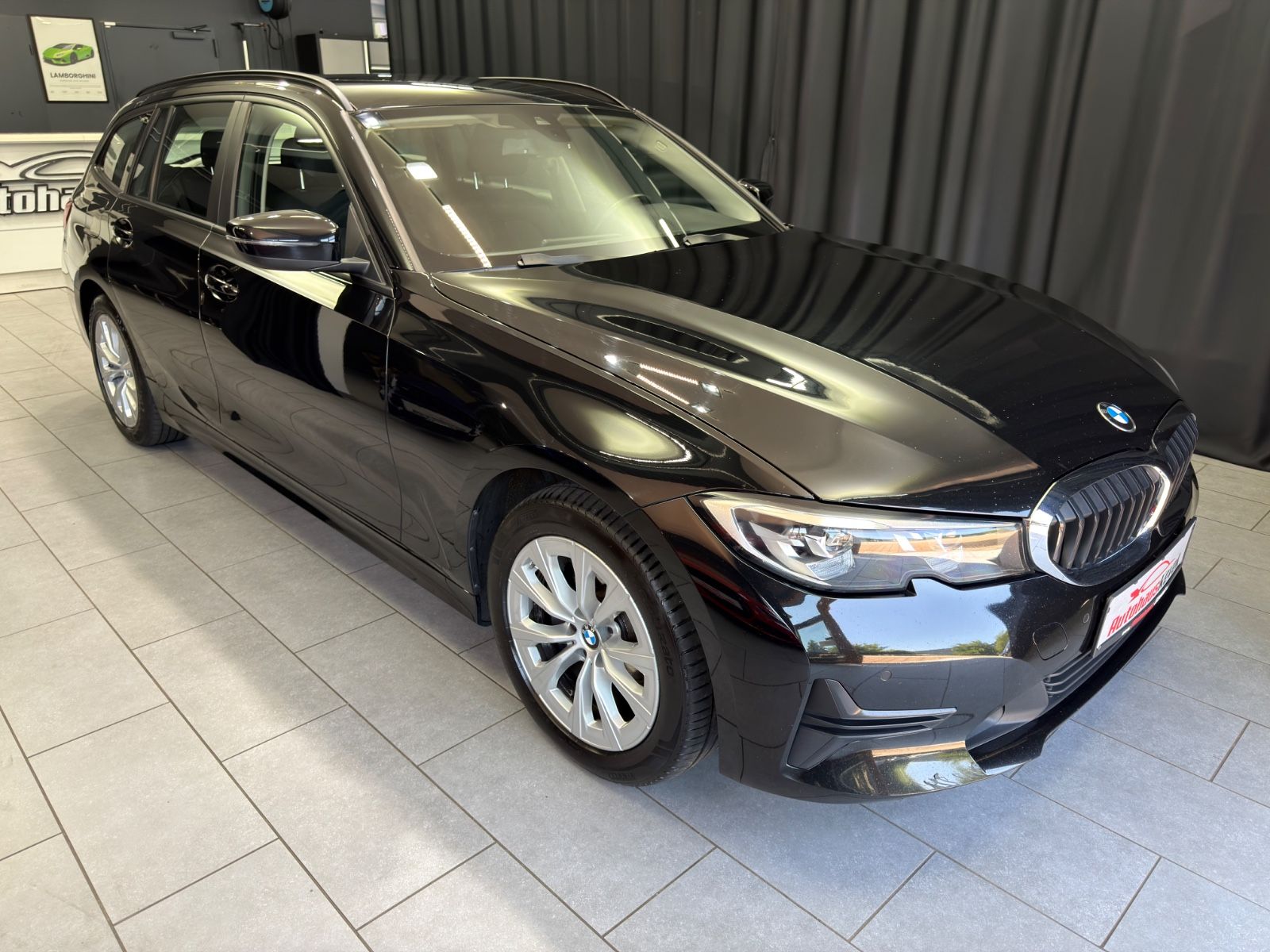 Fahrzeugabbildung BMW 320d xDrive Touring Advantage|NAVI|AHK|LED|