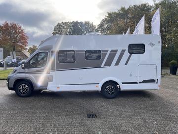 Carado T 338 PRO+8-AUTOMATIKNAVKAMTVSATACCSOLAR