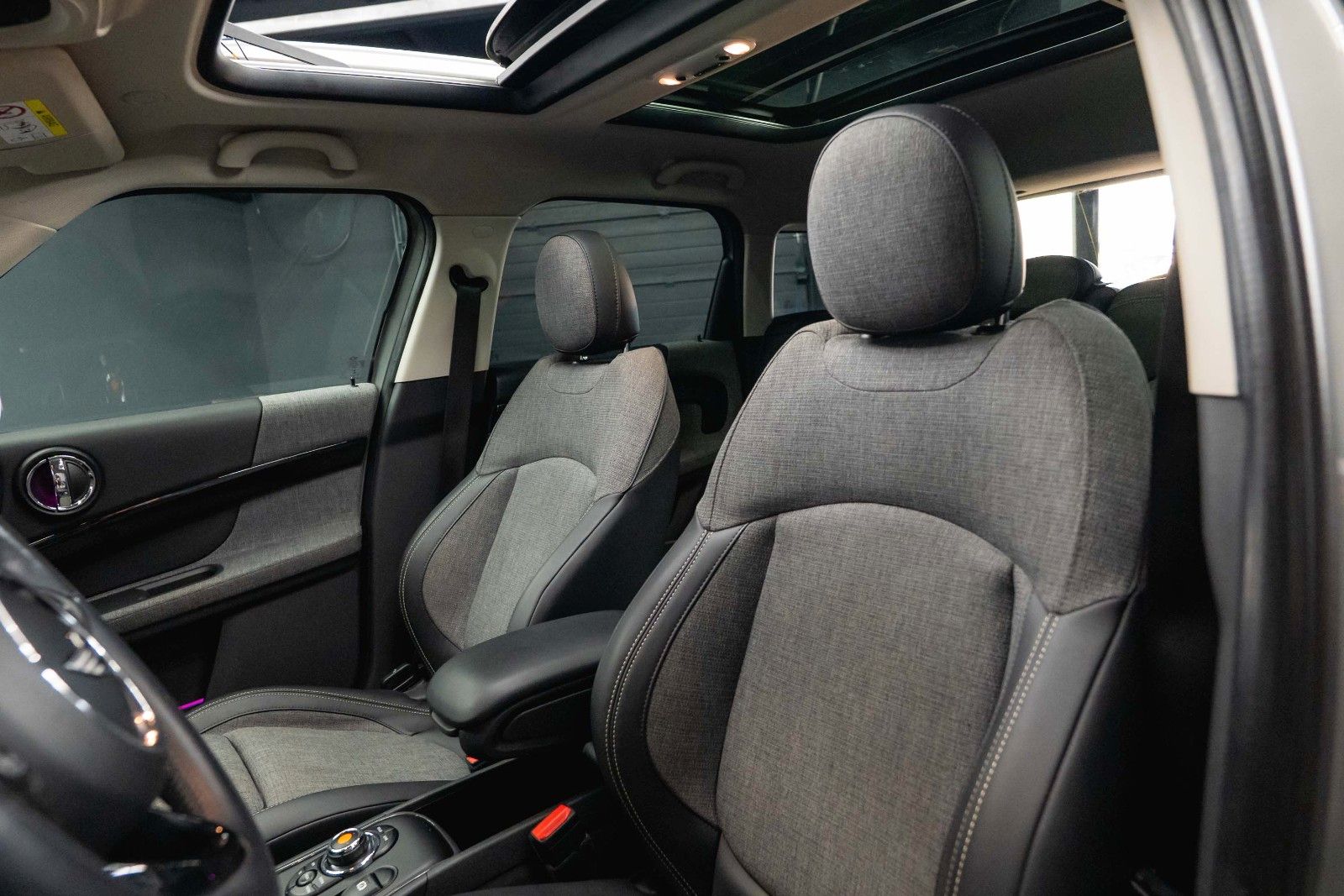 Fahrzeugabbildung MINI COOPER SE Countryman All4 | Pano | ACC | Plug-In