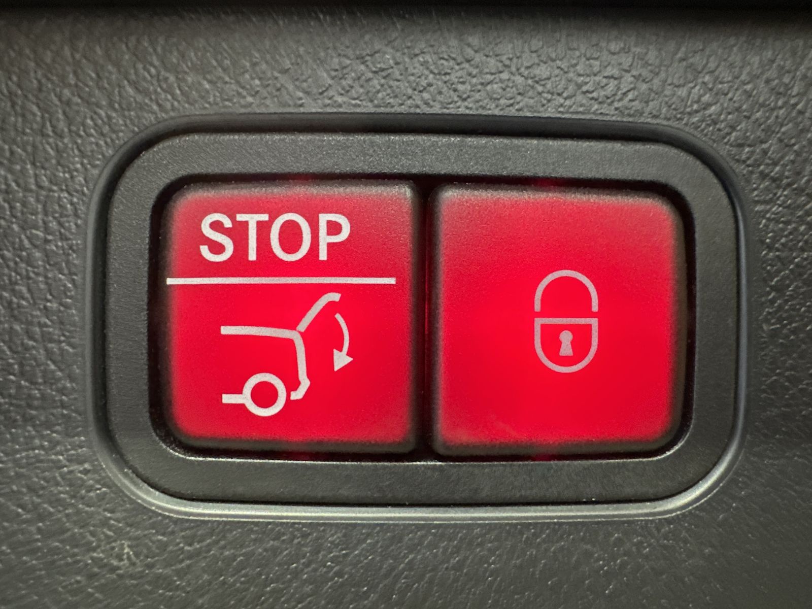 Fahrzeugabbildung Mercedes-Benz C 220d T 4M Avantgarde NAV+LED+AHK+KAM+V-COCK+1H