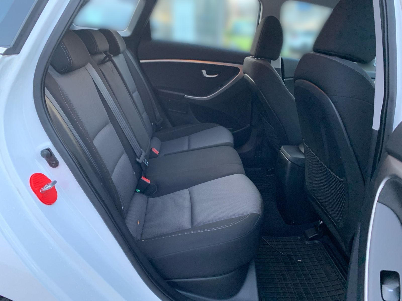 Fahrzeugabbildung Hyundai i30 cw Trend Sitzheizung Einparkhilfe