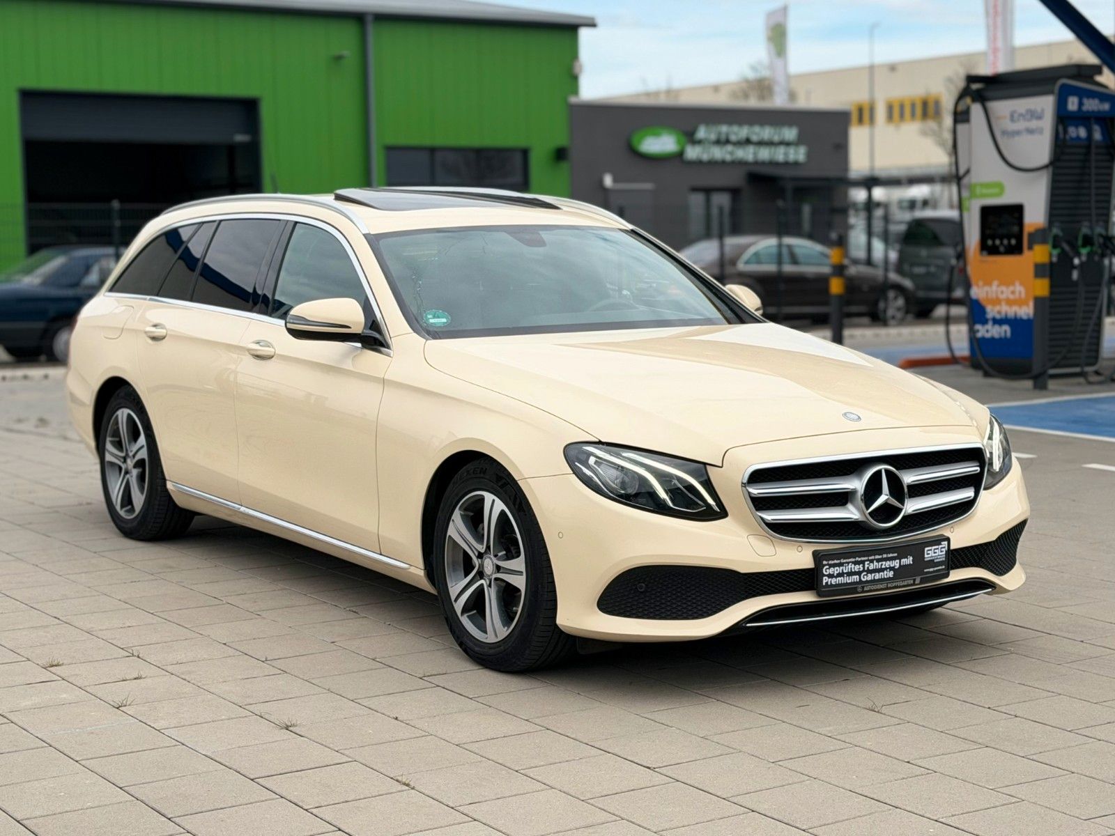 MERCEDES-BENZ E 220 d T Avantgarde *TAXI*1.HAND*LED*SCHIEBEDAC