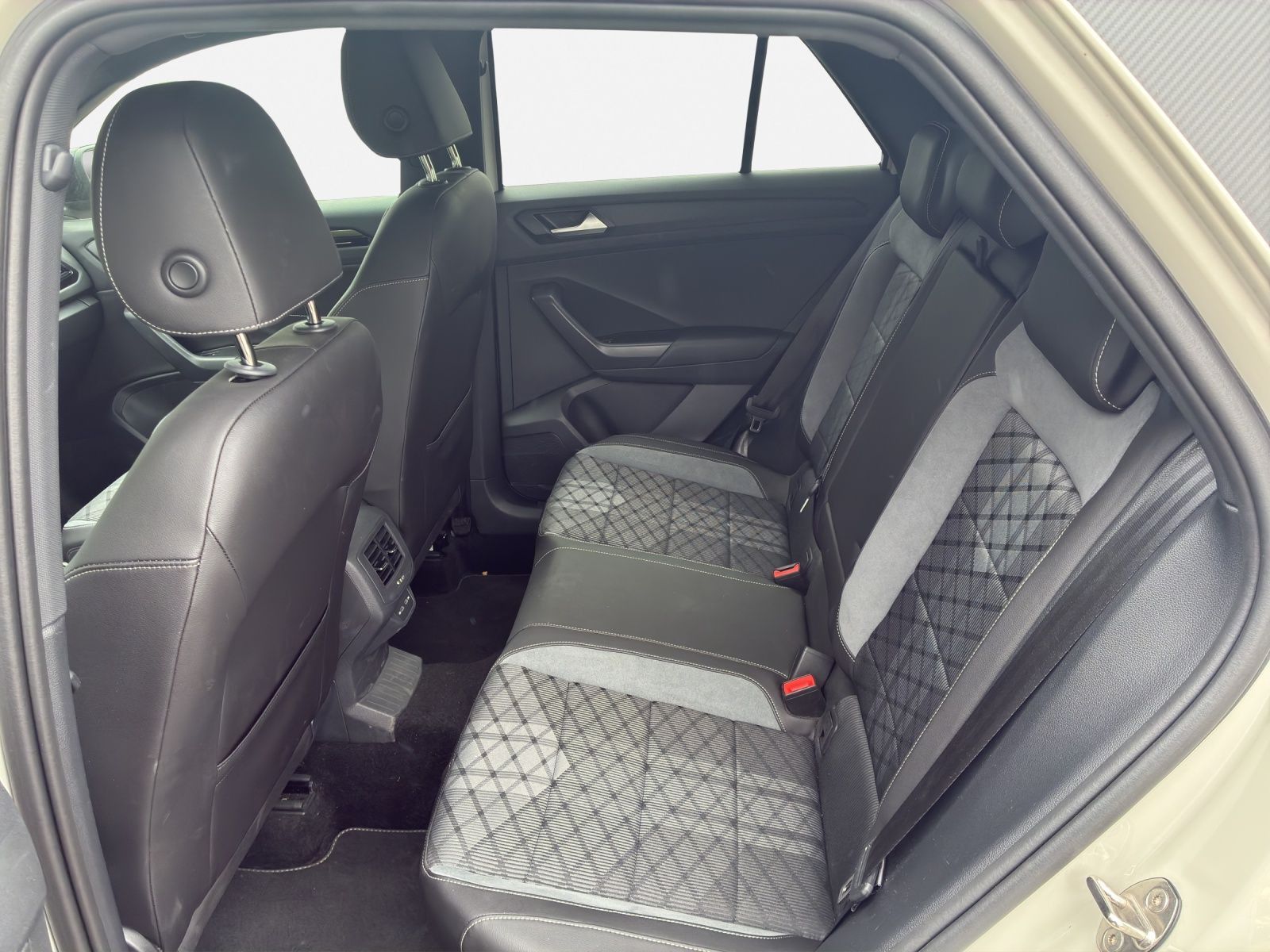 Volkswagen T-Roc - Bild 15