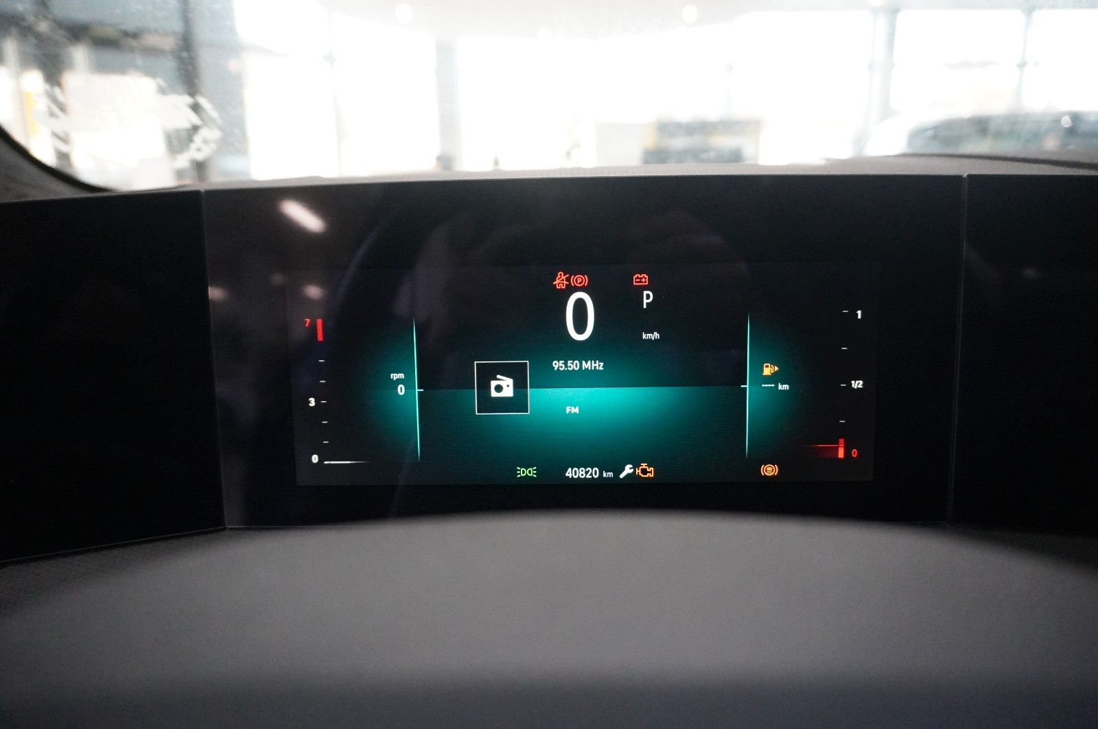 Fahrzeugabbildung Opel Astra ST 1.2T ULTIMATE NAVI/LED/PANO./SPORT/DAB+