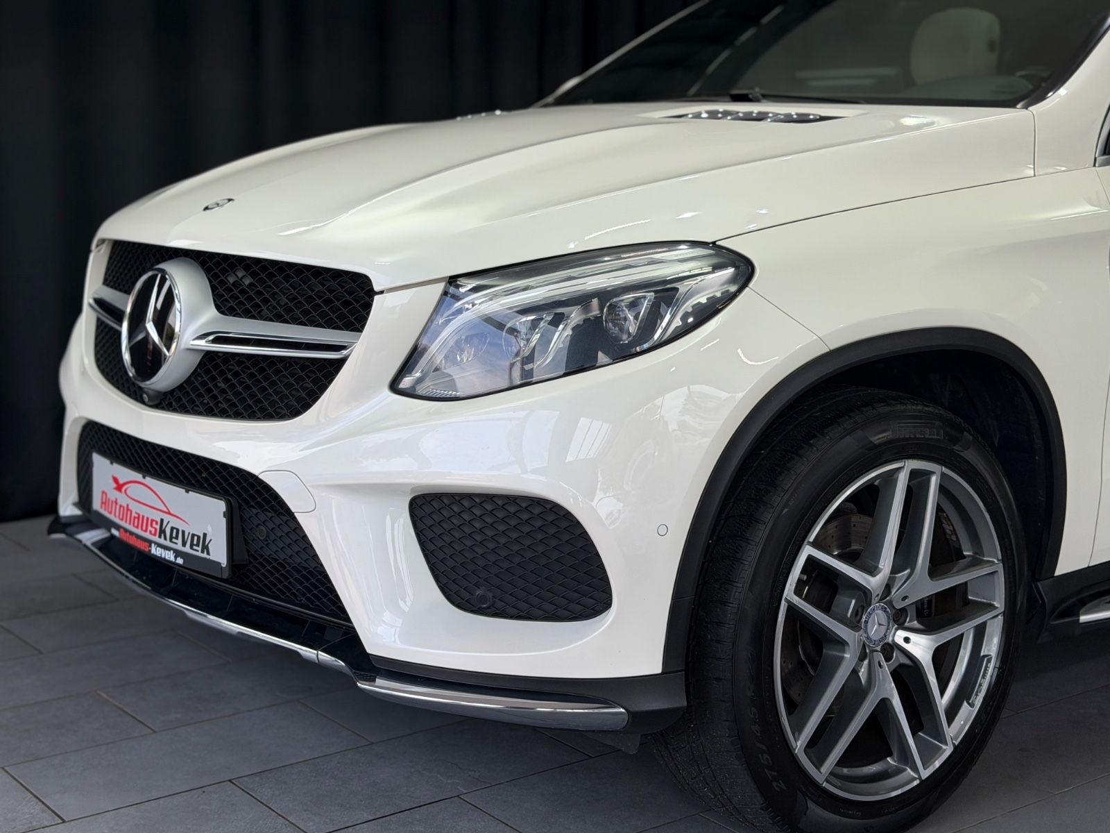 Fahrzeugabbildung Mercedes-Benz GLE 350 d Coupe 4Matic|TV|PANO|AMG-LINE|VOLL|22"