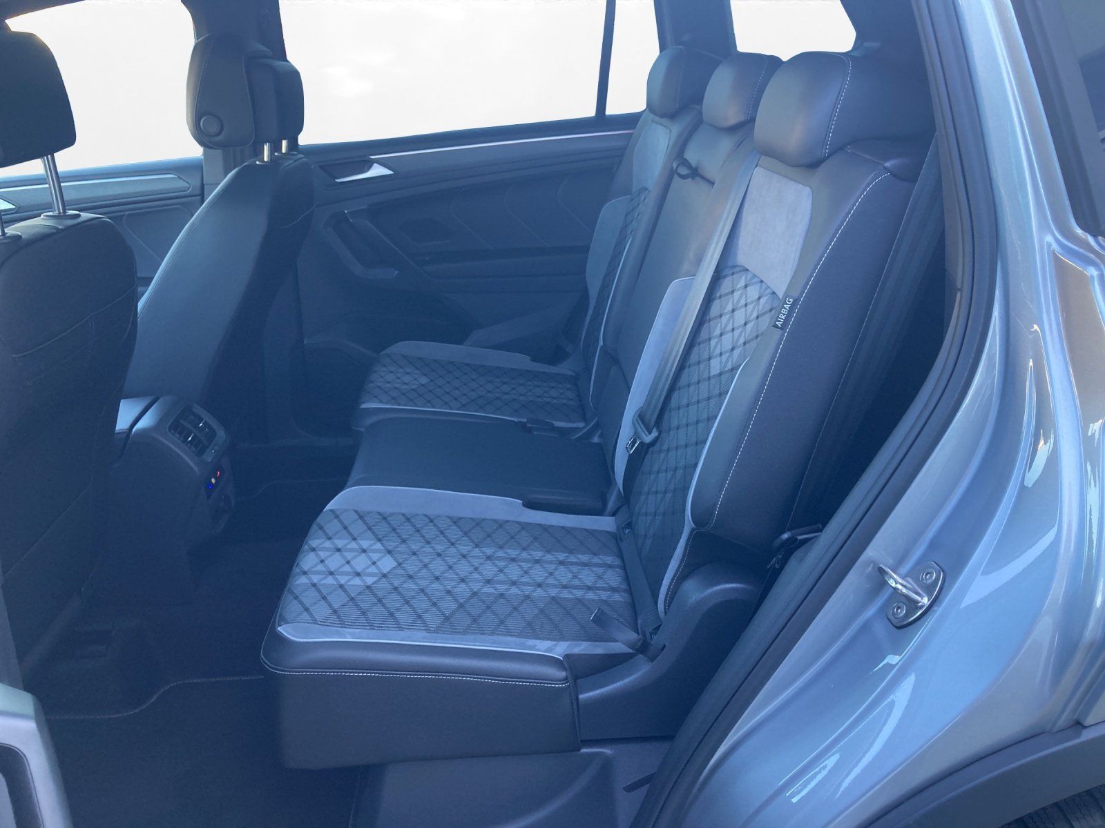 Volkswagen Tiguan Allspace 2.0 TSI DSG 4MOTION R-Line | AHK foto 11