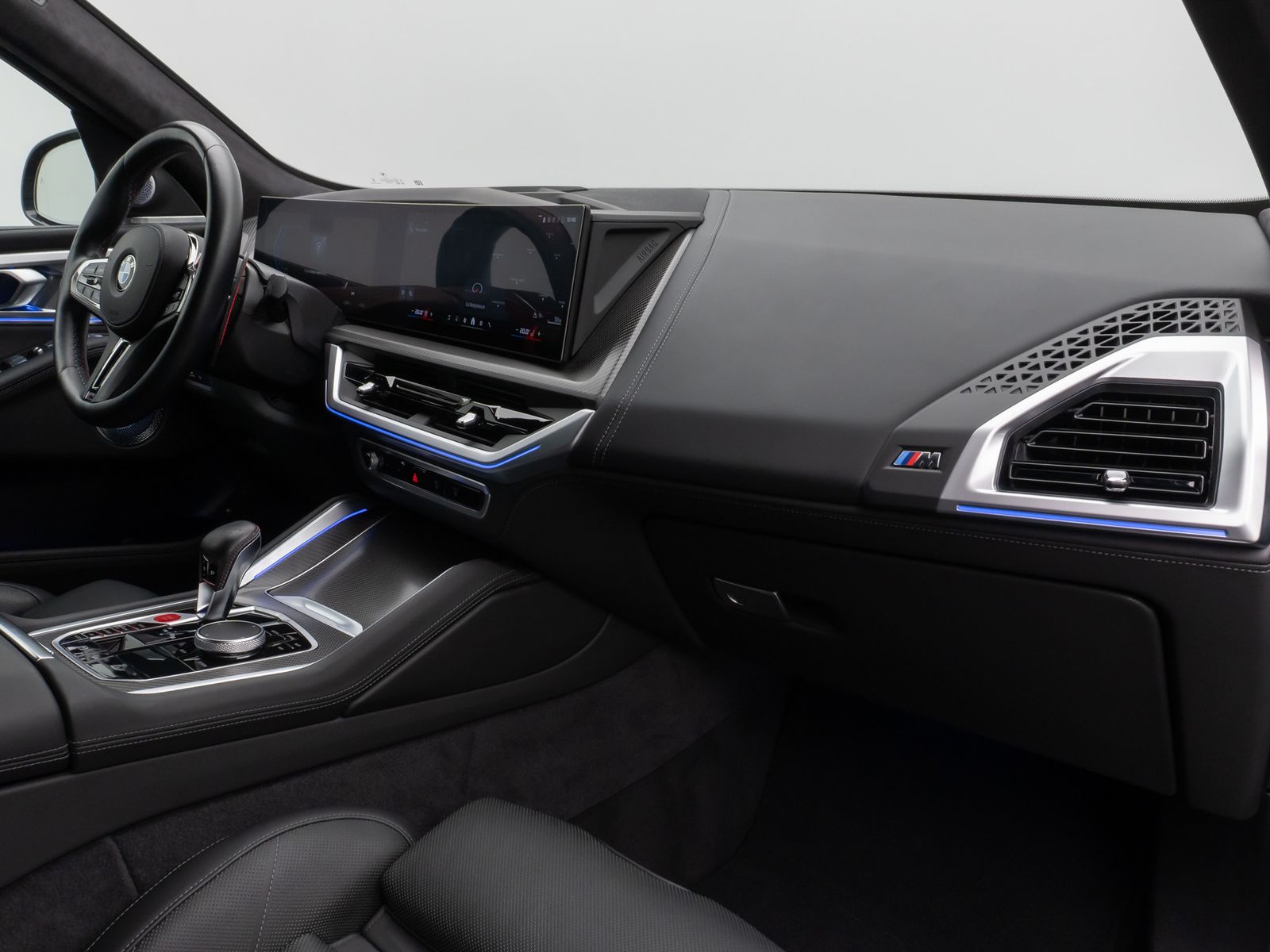 Fahrzeugabbildung BMW XM 360° HUD DAB B&W Massage SoftCl AHK 23Zoll