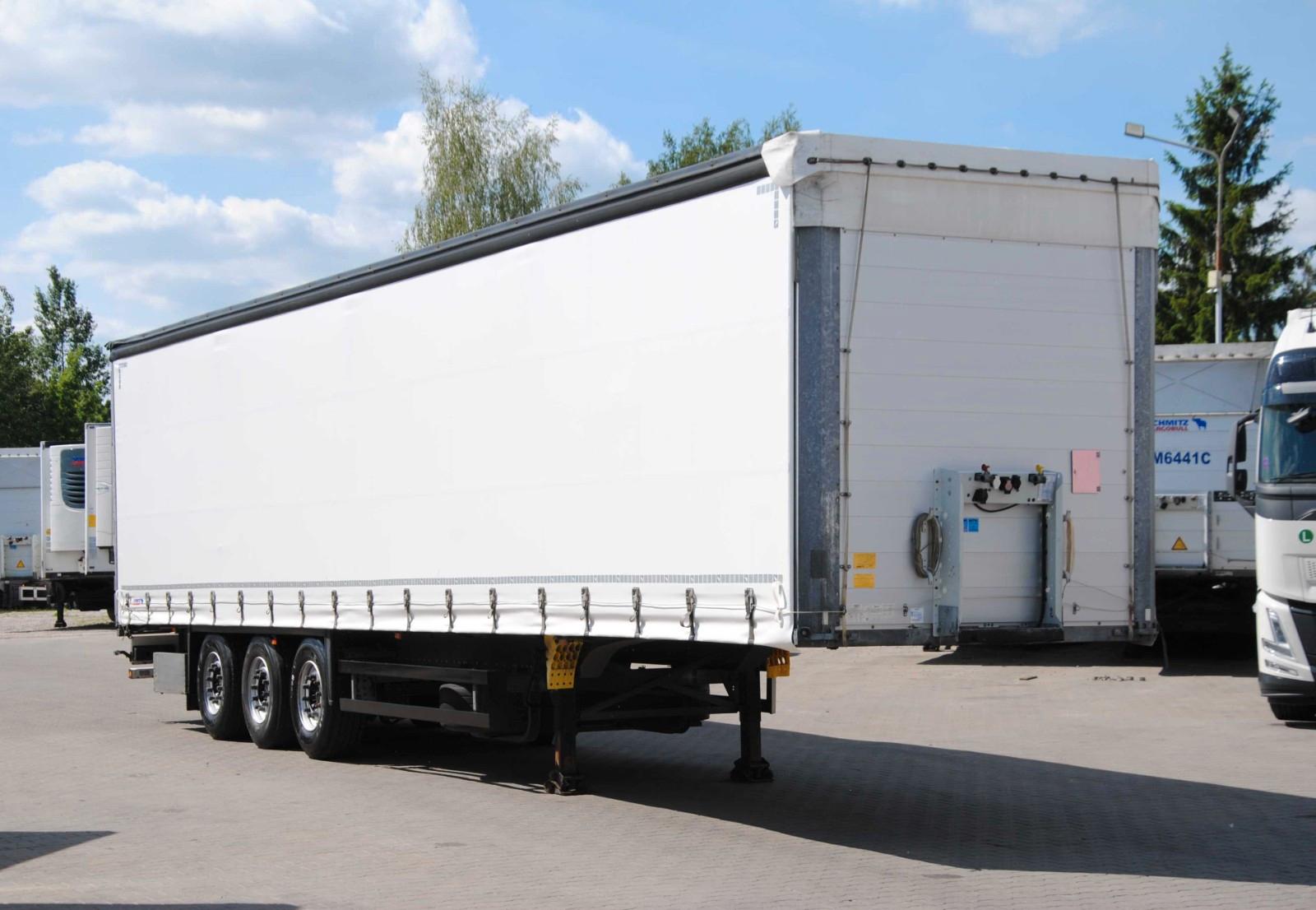 Schmitz Cargobull New tarpaulin, lifting axle