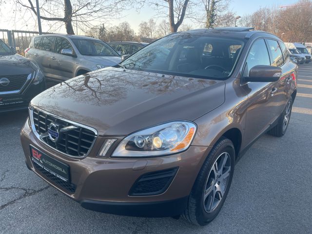 Volvo XC 60 XC60 Summum AWD Aut Navi Leder Pano Kamera