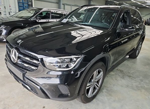 Image of Mercedes-Benz GLC 300