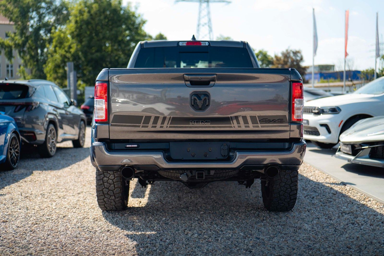 Fahrzeugabbildung Dodge RAM 5.7 V8 HEMI 4x4 OFFROAD LONGBED AXLE LOCK