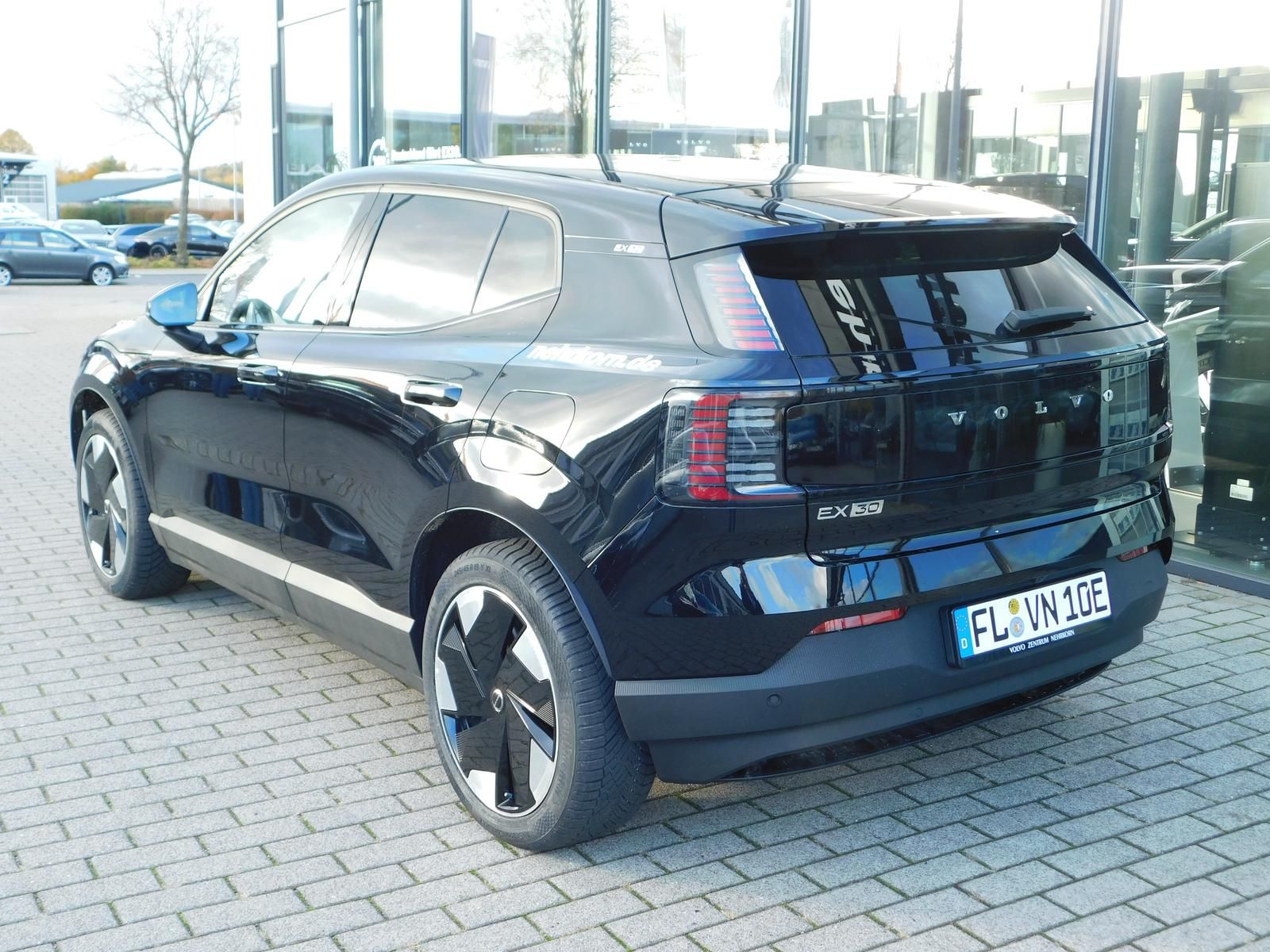 Fahrzeugabbildung Volvo EX30 Plus 2WD Pure Electric